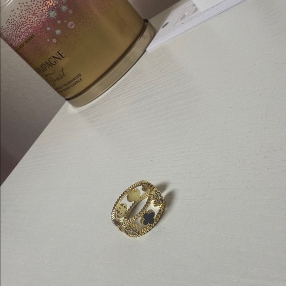 Ring - Picture 2 of 2